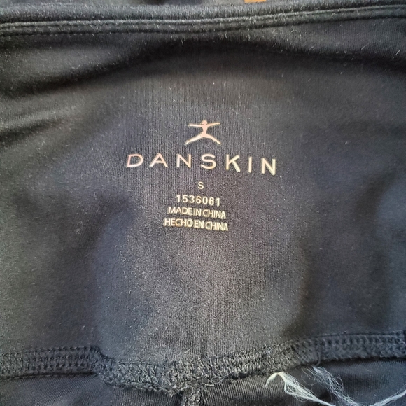 CLOSET CLOSING 7/31 Danskin pocket leggings size small - Picture 8 of 8